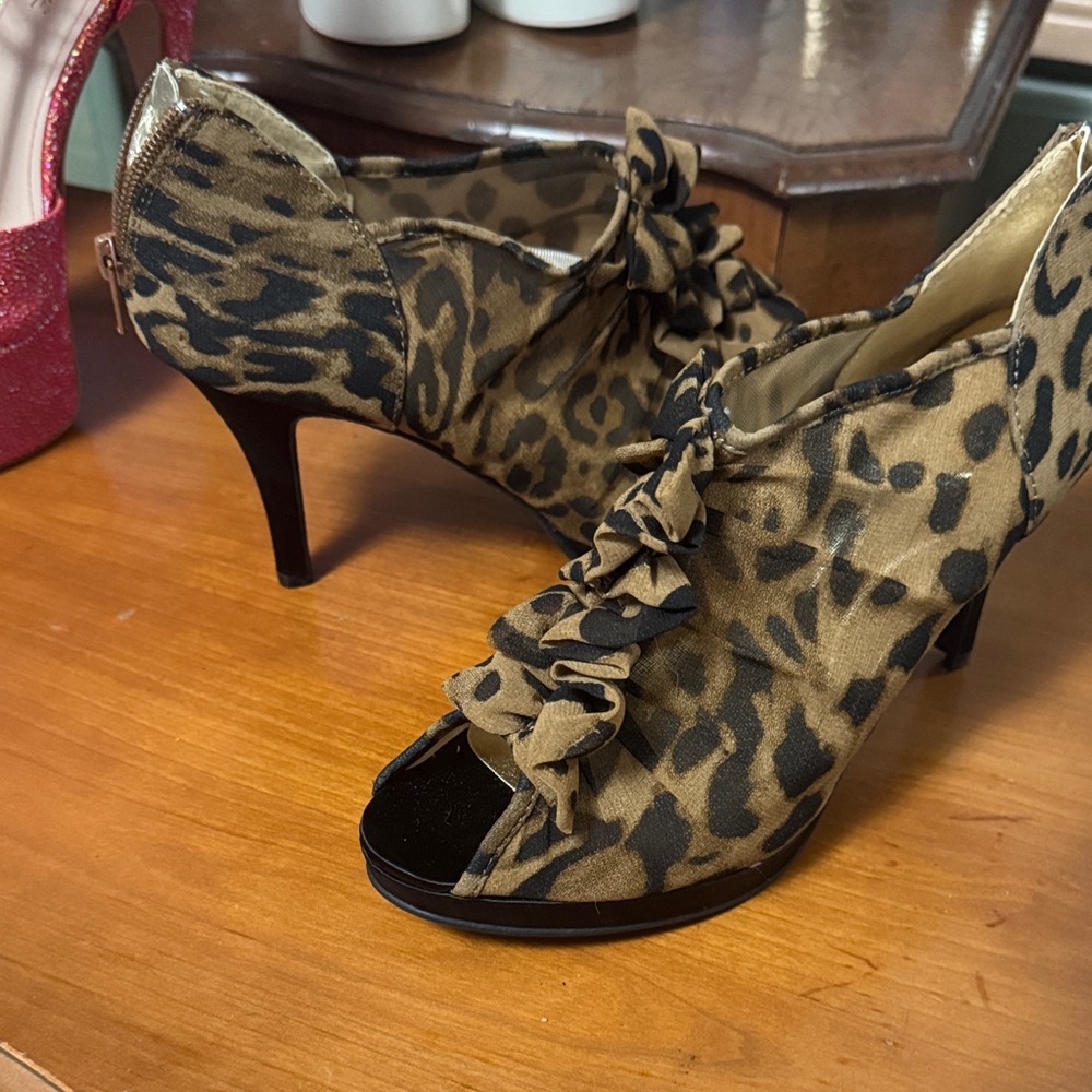 Leopard Print Peep Toe Heels